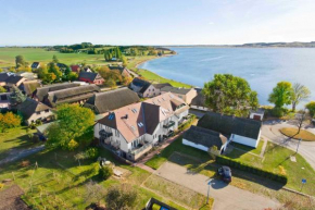 ruhige Lage und mit Gartennutzung, nah am Meer - Höftresidenz FeWo 25 Middelhagen